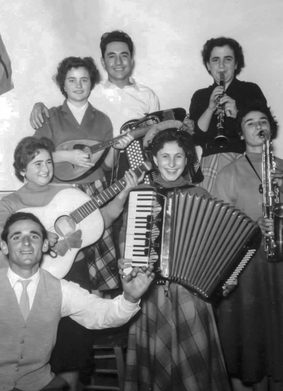 Lando, Genesio, Olivetta, Nilla, Anna, Tina e Anna Ferretti