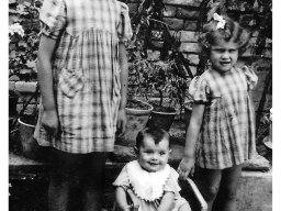 le sorelle Cappelli con Carla