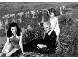 in costume al canale