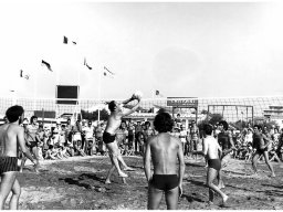 Ferrari Gianfranco Pallavolo al mare anni 60