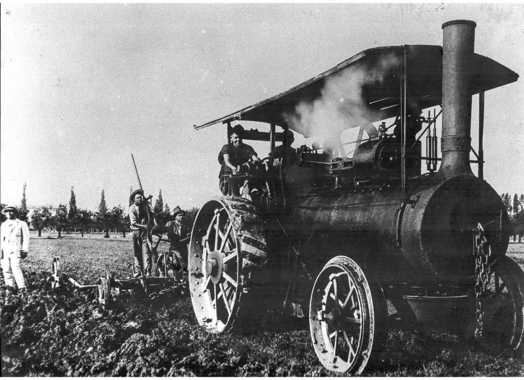 Locomotiva a vapore primi 900