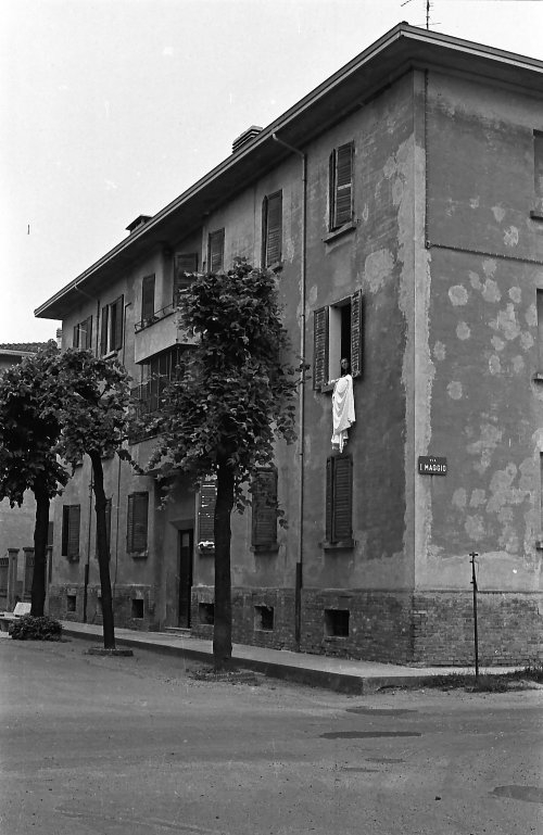 Via De Amicis case Landini