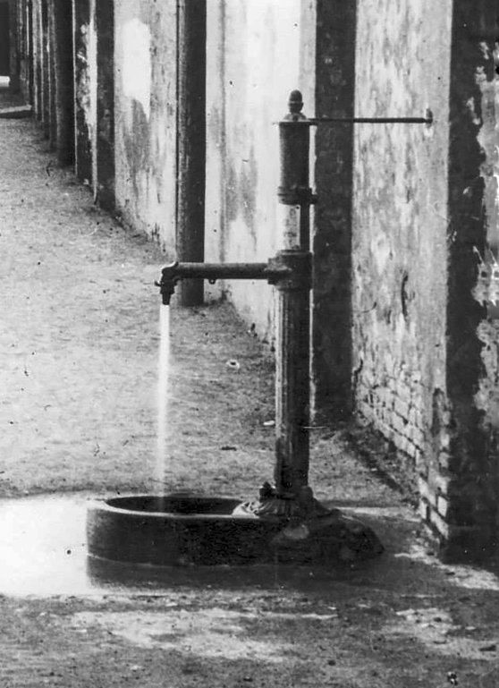 fontana via Soprani anni50