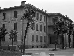 Via De Amicis case Landini