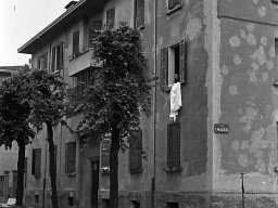 Via De Amicis case Landini