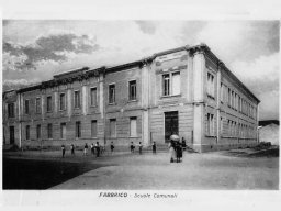 Via De Amicis, Le scuole elementari