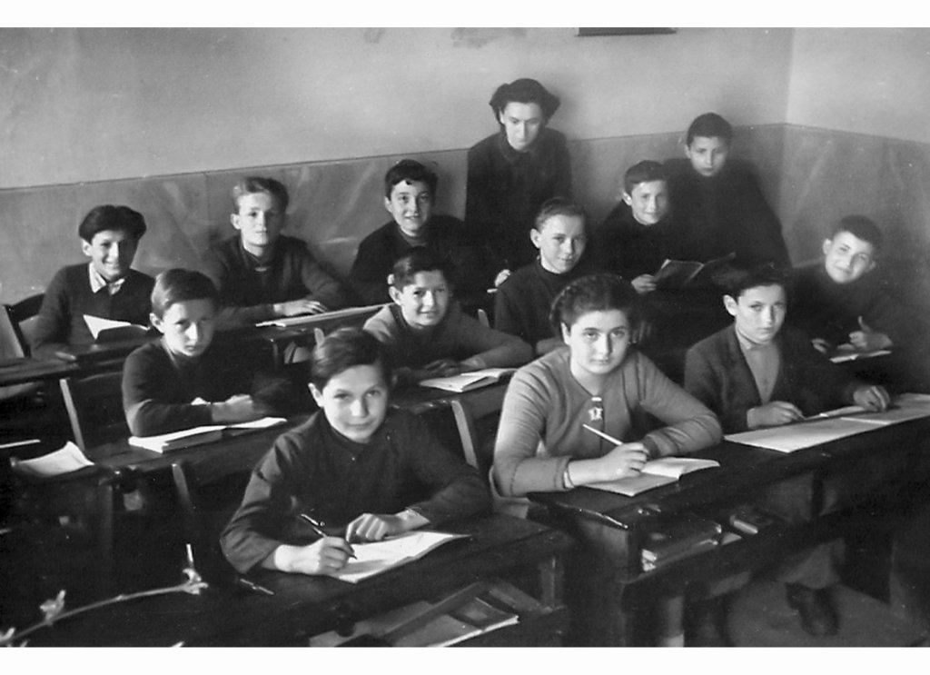 nati nel 1937 Maestra di Bello